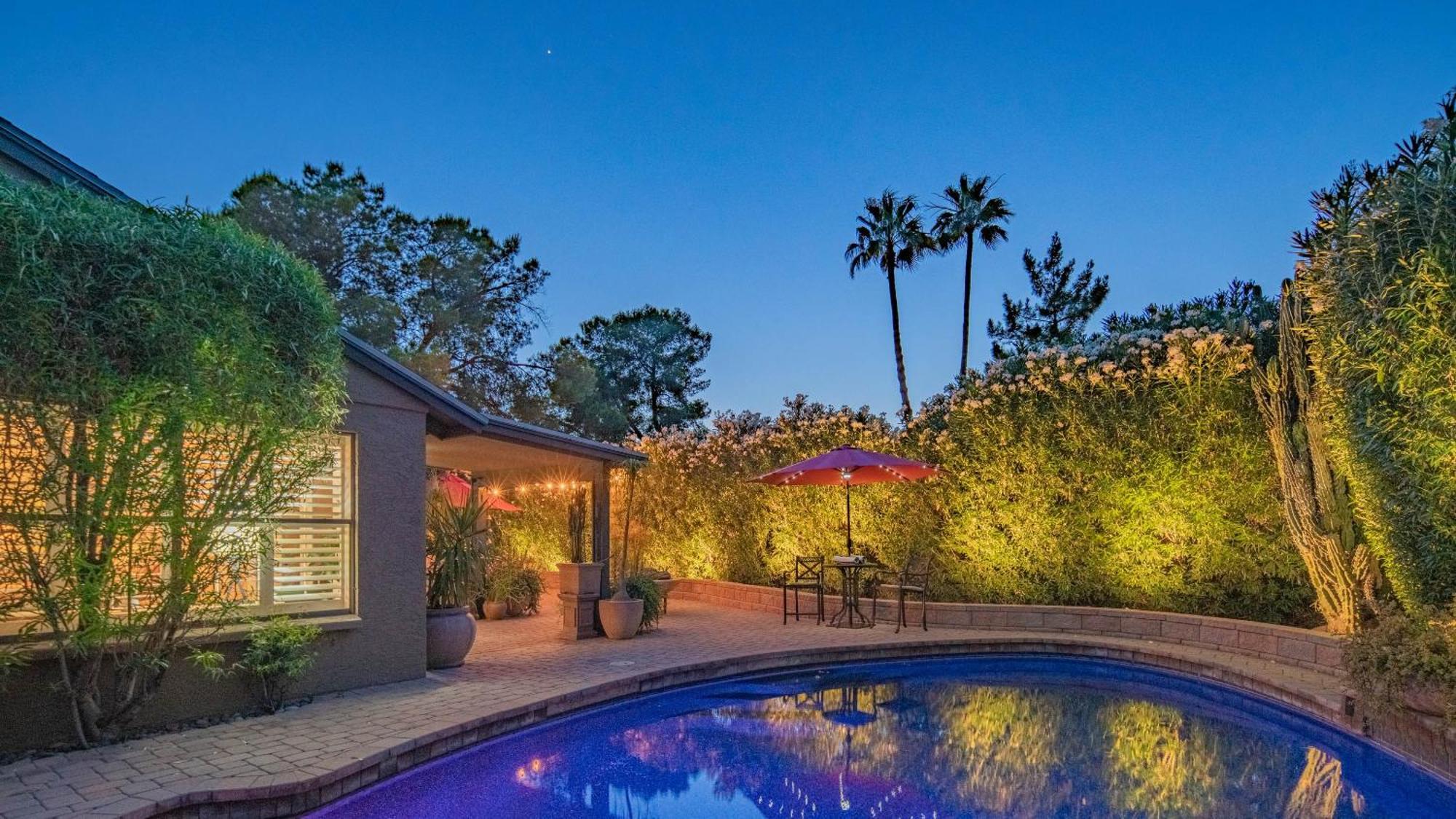 Gem Wpool In Private And Serene Yard Holiday home