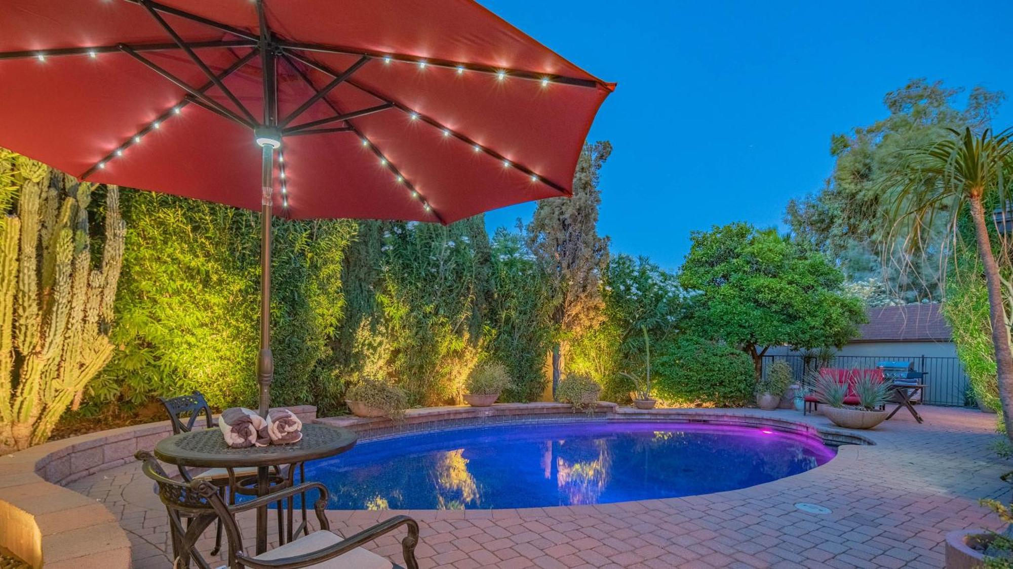 Holiday home Gem Wpool In Private And Serene Yard *